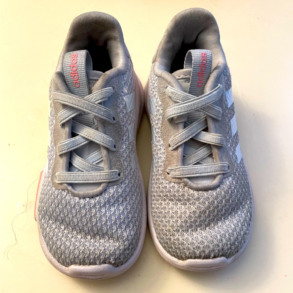 Adidas. Size:6k. Light pink and light gray.
